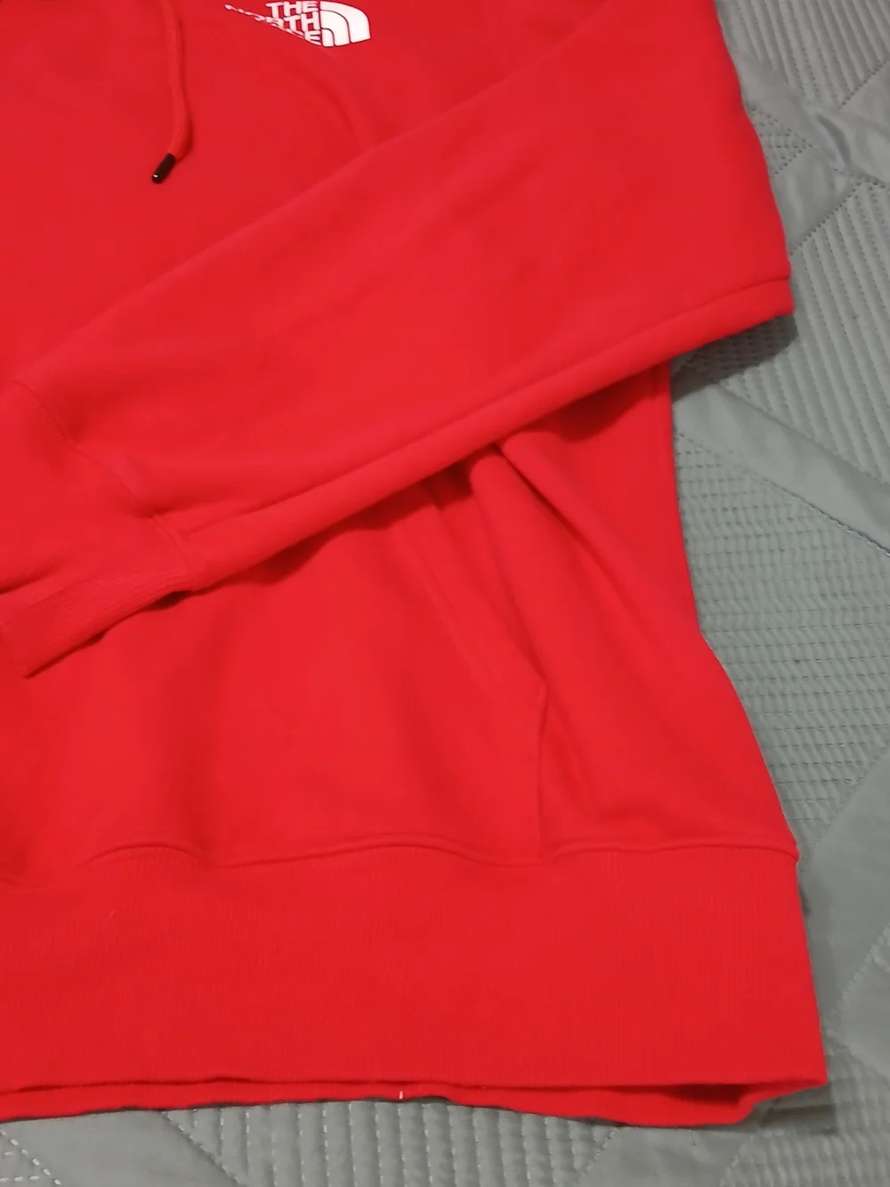 The North Face Men's Red Hooded Sweatshirt Pyllover Outdoors Graphic Large